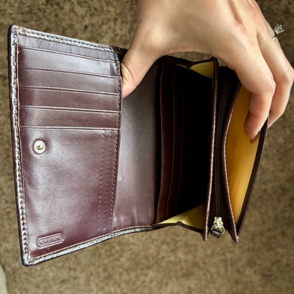 Coach Heritage Stripe Collection Wallet | Brown/Yellow interior - Picture 11 of 11